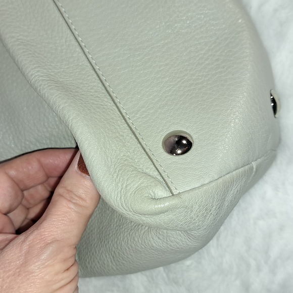 Coach Outstanding Condition - Picture 10 of 15